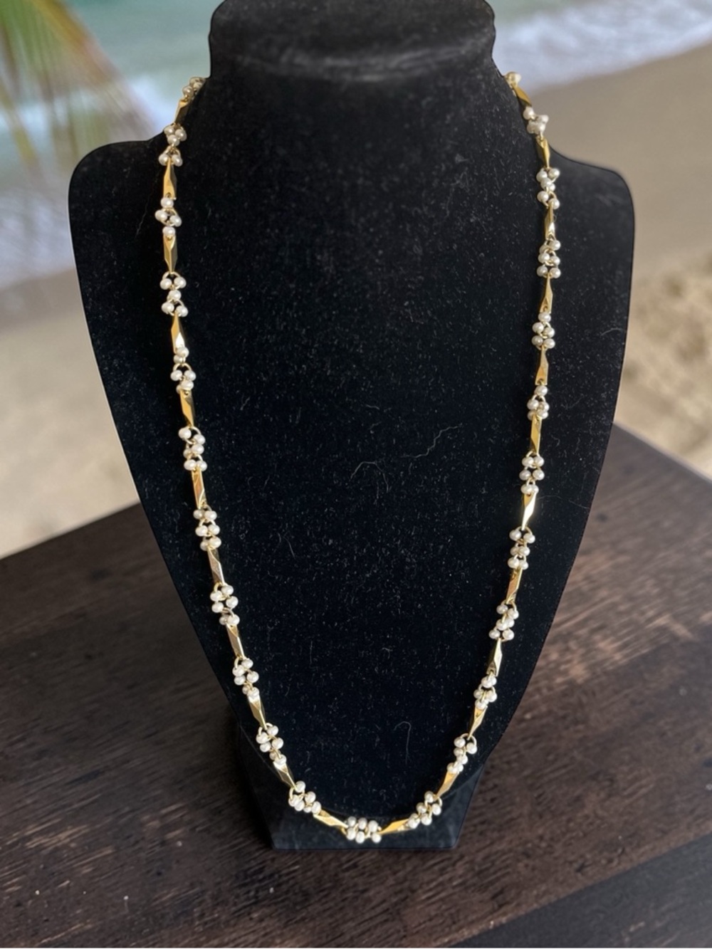 N122 Faux Pearl Cluster Gold Tone Long Necklace Elegant Jewelry 22” cross listed